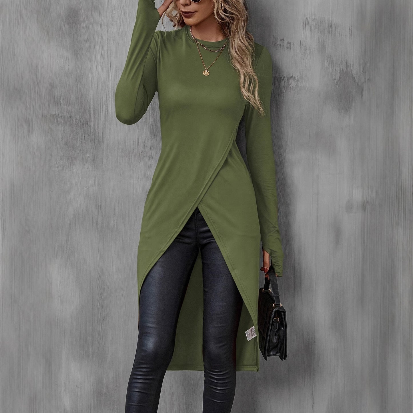Asymmetrical long t-shirt for women with an elegant draped effect Chic und Stil