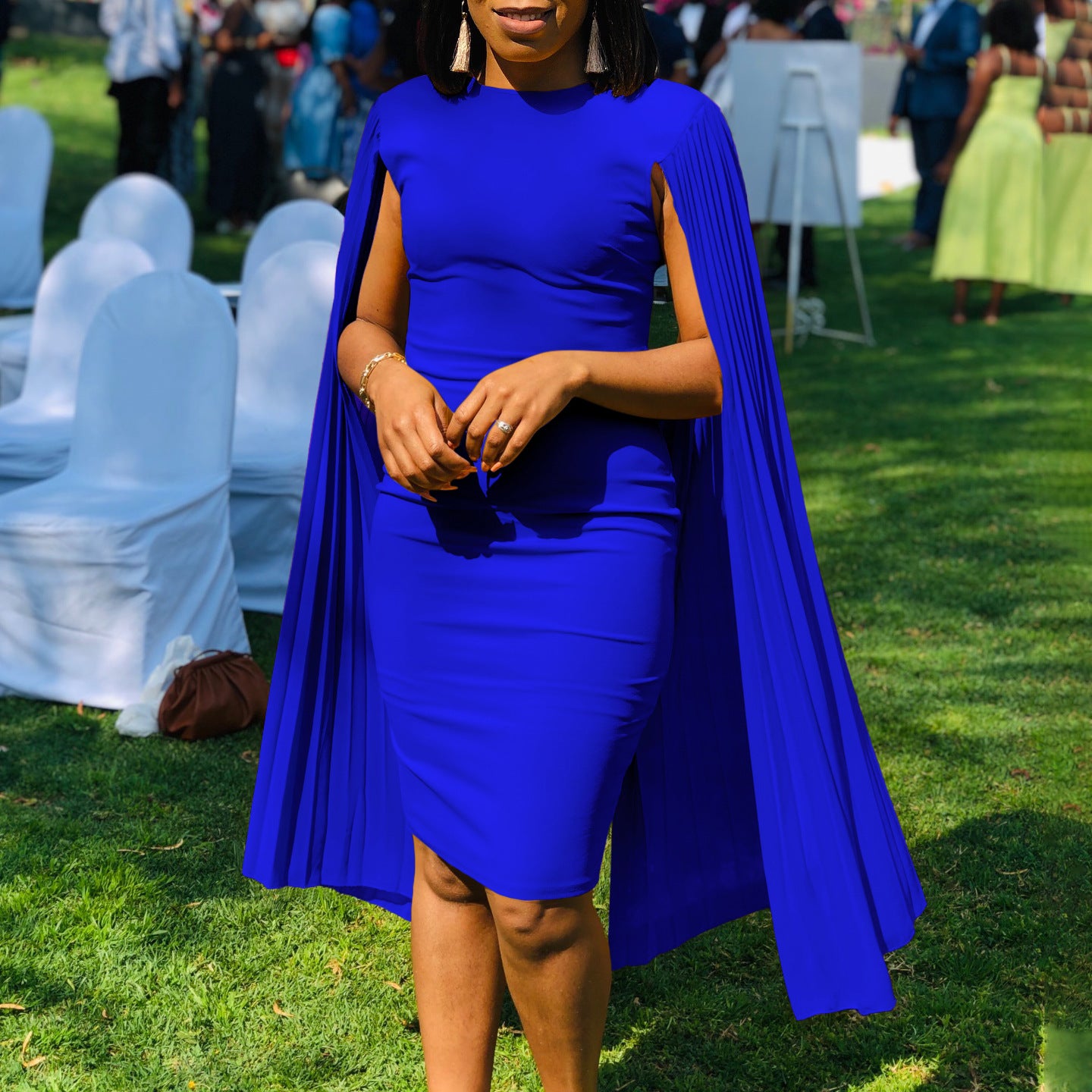 Femme Robe élégante avec des manches plissées raffinées et une coupe cintrée Chic und Stil