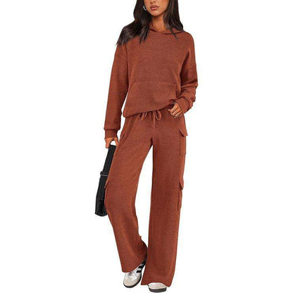 Casual fleece hoodie set for women and chic cargo pants