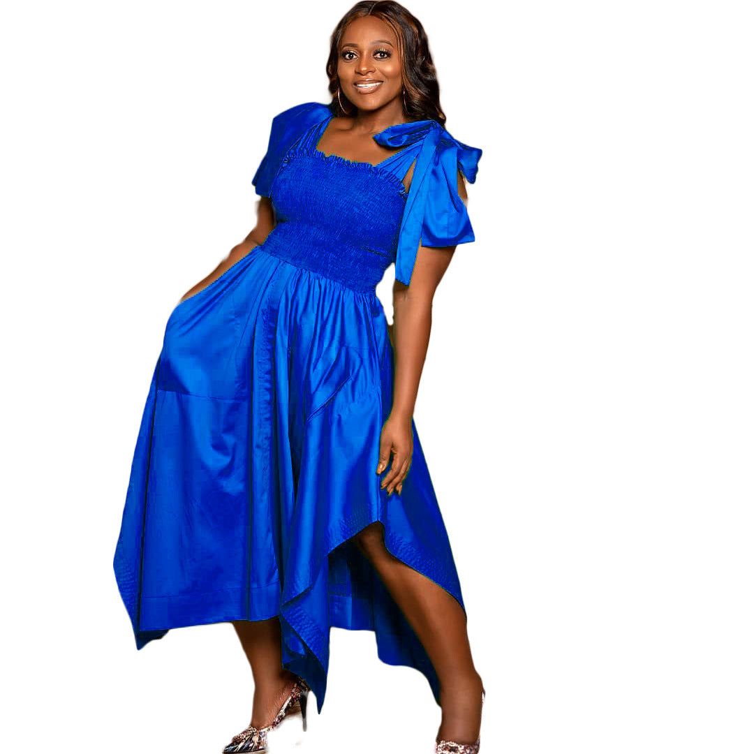 Dames Robe midi élégante avec une coupe flatteuse et des manches ludiques Chic und Stil