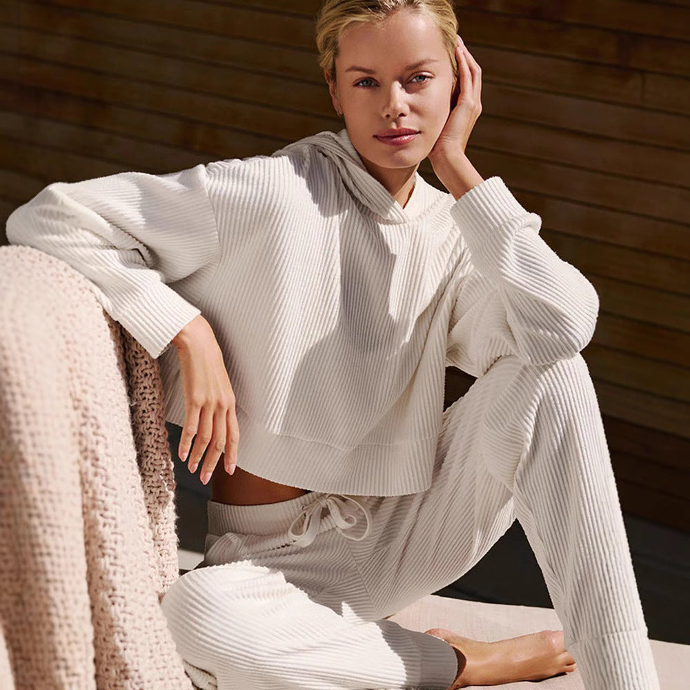 Women casual crop sweatshirt and chic thin jogging pants Chic and Style