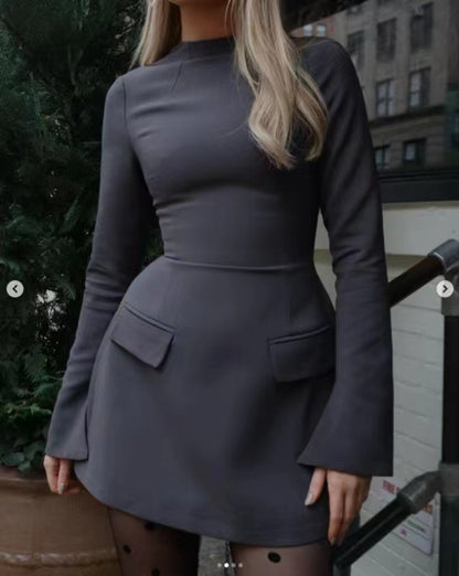 Robe mini ajustée pour femmes avec poches latérales et manches larges Chic und Stil