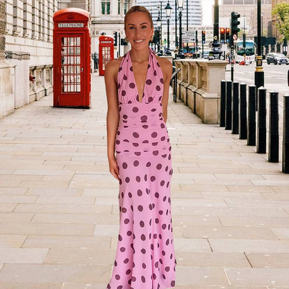 Robe maxi pour femmes avec un décolleté en cascade raffiné et des pois Chic und Stil