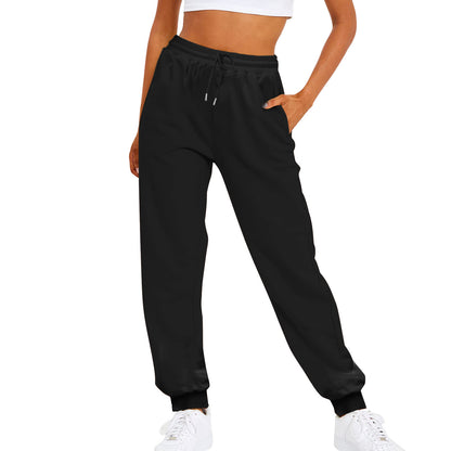 Sporty women's jogging pants with elastic waistband and practical side pockets Chic und Stil