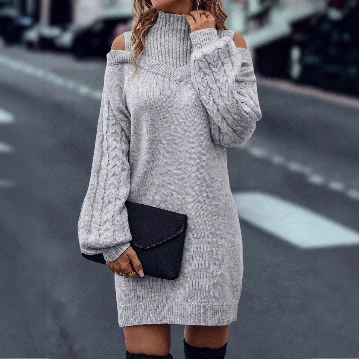 Robe en tricot pour femmes avec épaules découvertes et col montant structuré Chic und Stil