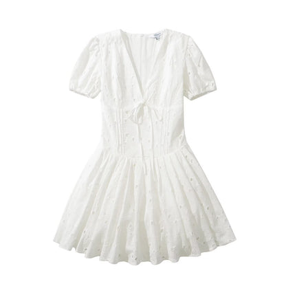 Robe d'été femme avec délicate broderie et jupe volumineuse Chic und Stil