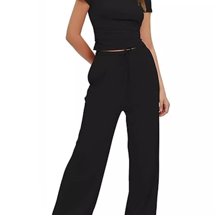 Casual set for women with crop top and wide pants Chic und Stil