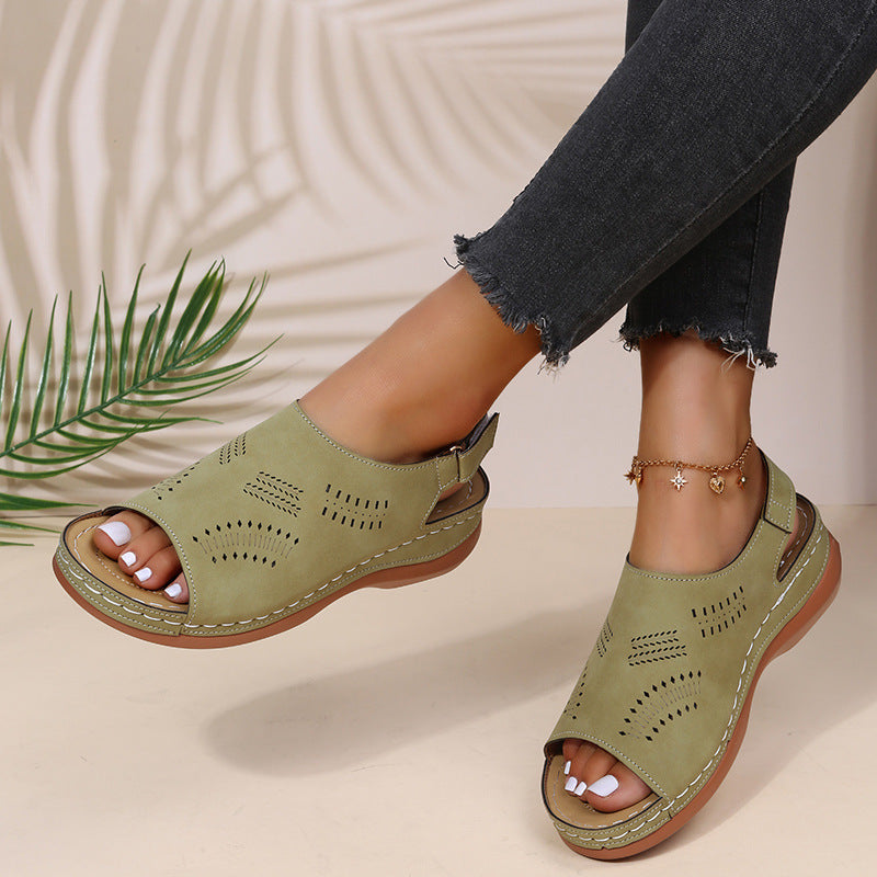 Sabots confortables pour femmes avec une structure de surface respirante et une semelle ergonomique Chic und Stil