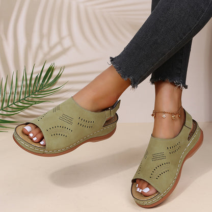 Sabots confortables pour femmes avec une structure de surface respirante et une semelle ergonomique Chic und Stil