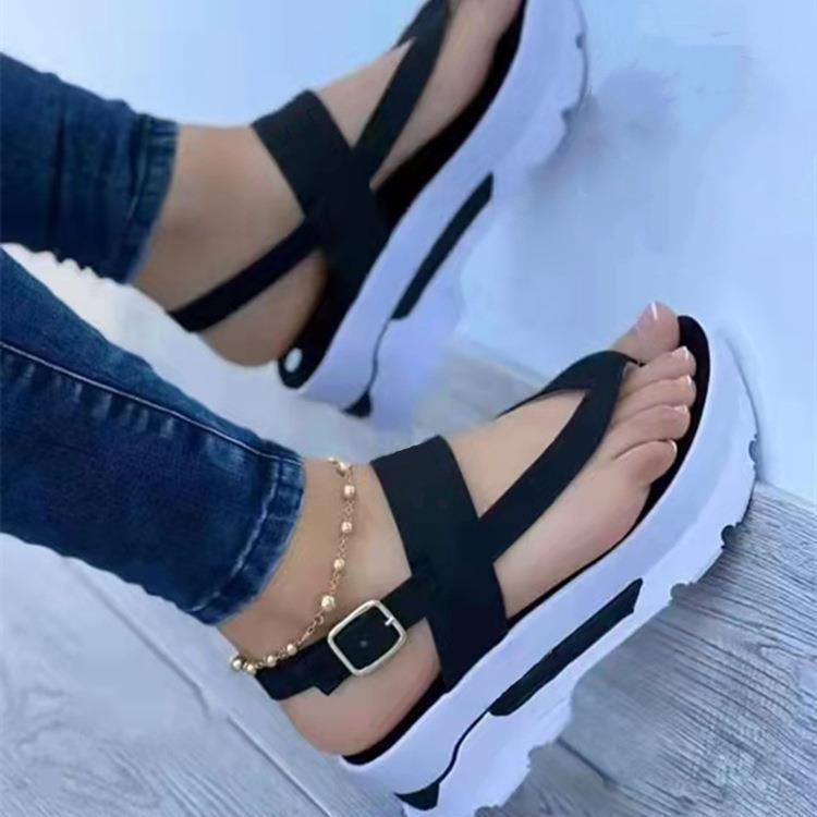 Sandales à lanières à la mode pour dames avec semelle intérieure anatomique et design robuste Chic und Stil