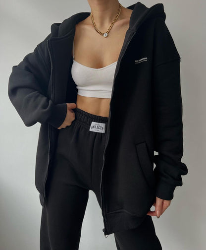 Casual and comfortable women's hoodie set with zipper and chic jogging pants