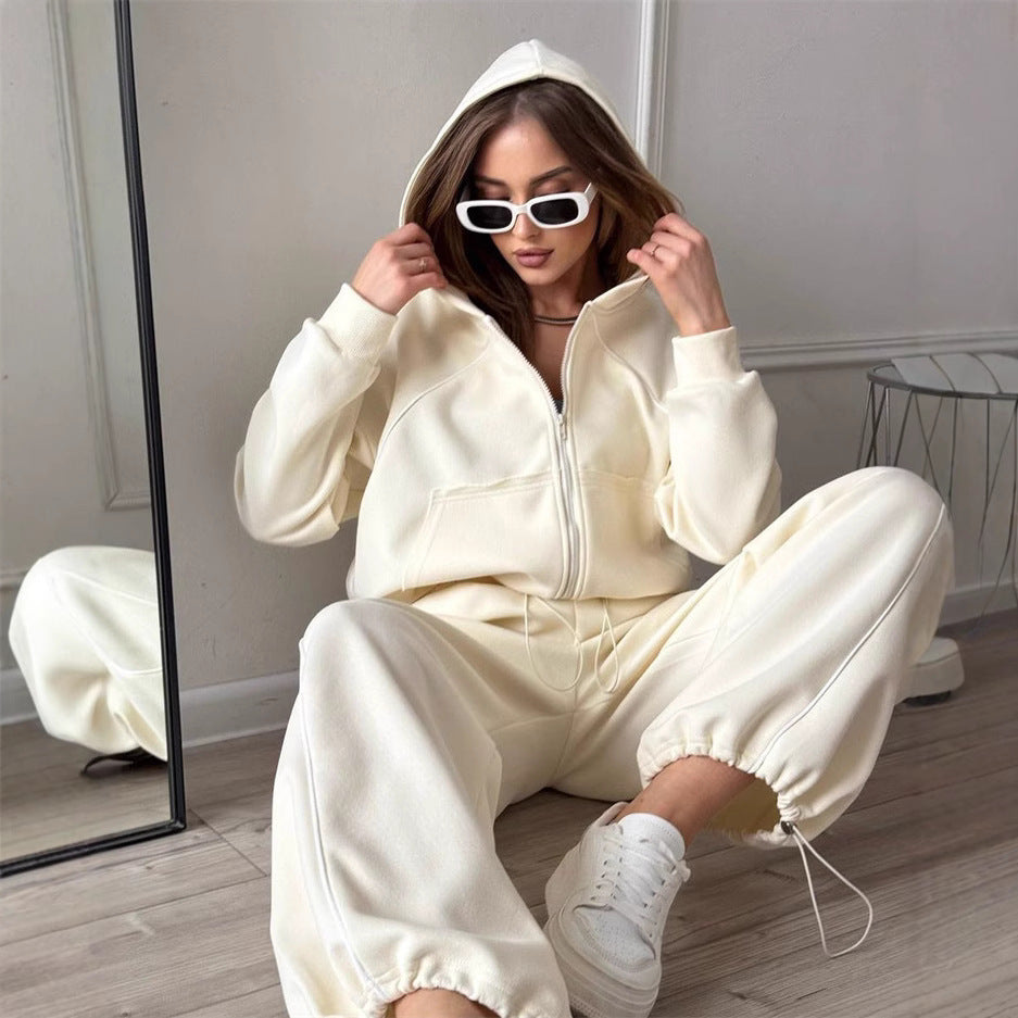 Chic and stylish women's hooded jacket and sweatpants set with side stripes