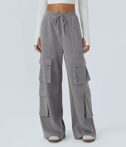 Ladies cargo pants with a wide cut and practical side pockets Chic and Style