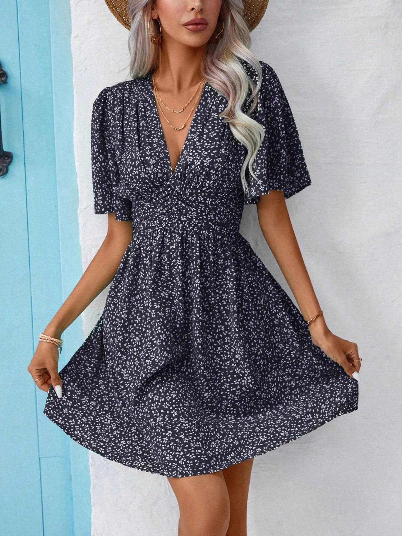 Women's Snowflake Pattern V-Neck Dress with Voluminous Sleeves and Elastic Waistband Chic und Stil