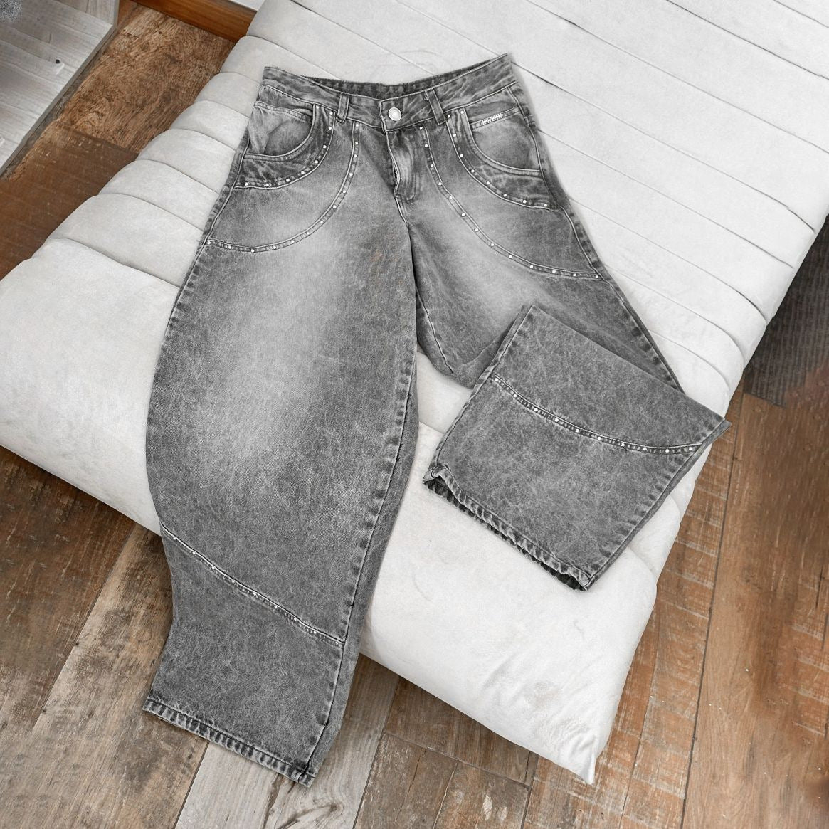 Ladies loose denim pants with jewelry details Chic and Style