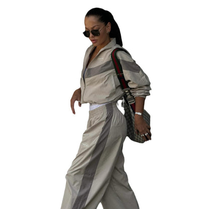 Casual pants for women with a loose fit and elastic waist Chic und Stil