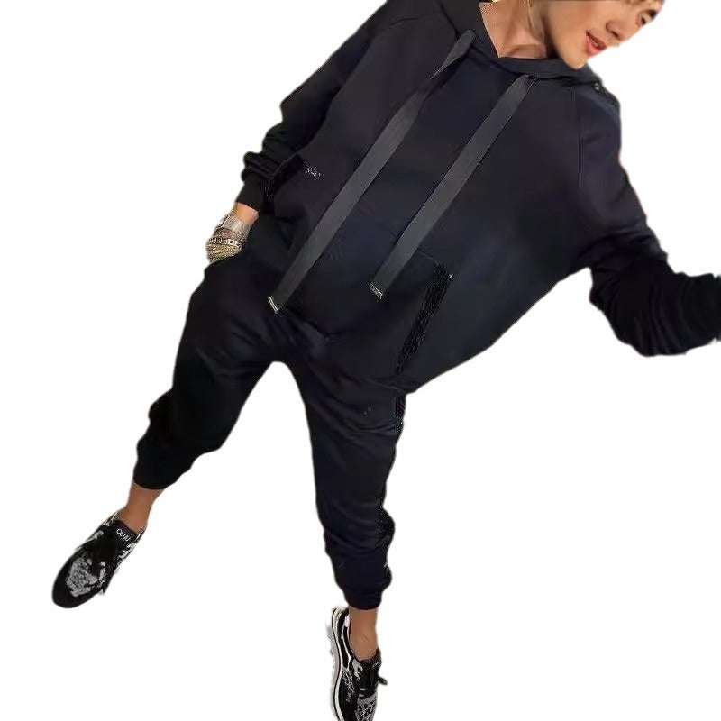 Women Casual Sport Outfit with Hoodie and Jogging Pants Chic und Stil