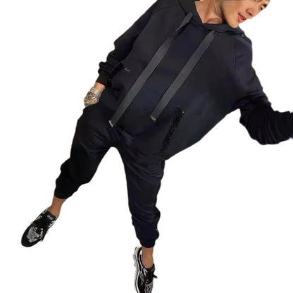 Women Casual Sport Outfit with Hoodie and Jogging Pants Chic und Stil