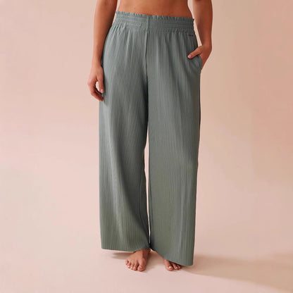 Casual pleated pants for women with elastic waistband and side pockets Chic and Style