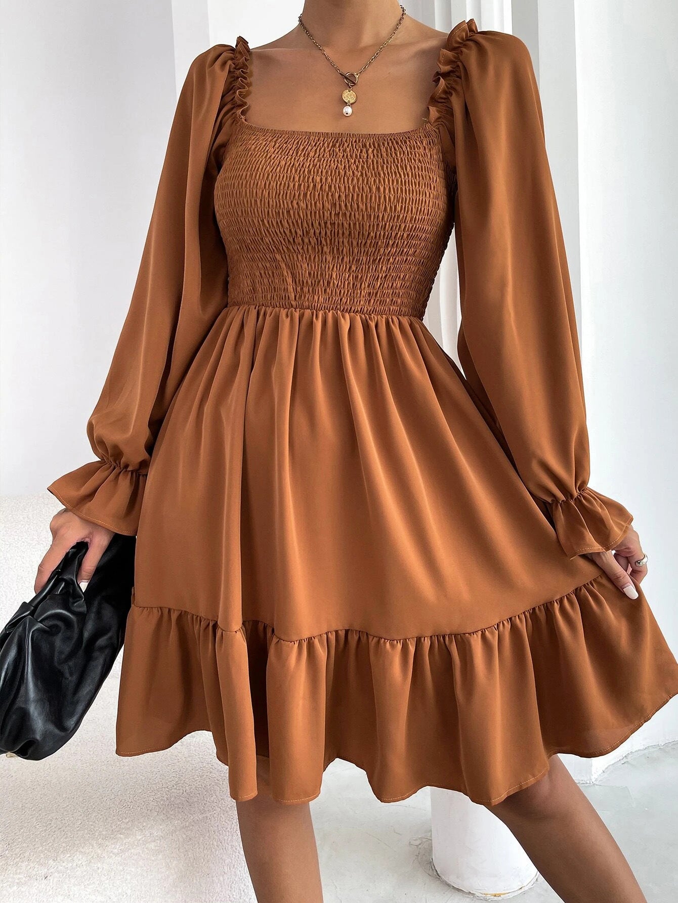 Robe à manches bouffantes pour femmes avec détails en dentelle et haut élastique Chic und Stil