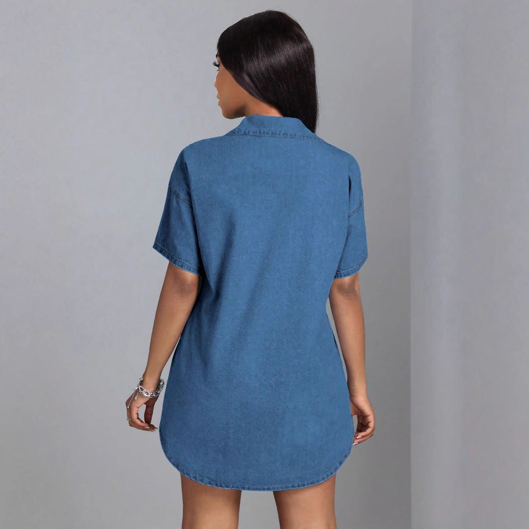 Robe chemise en jean pour femmes avec décolleté en V profond et poches Chic und Stil