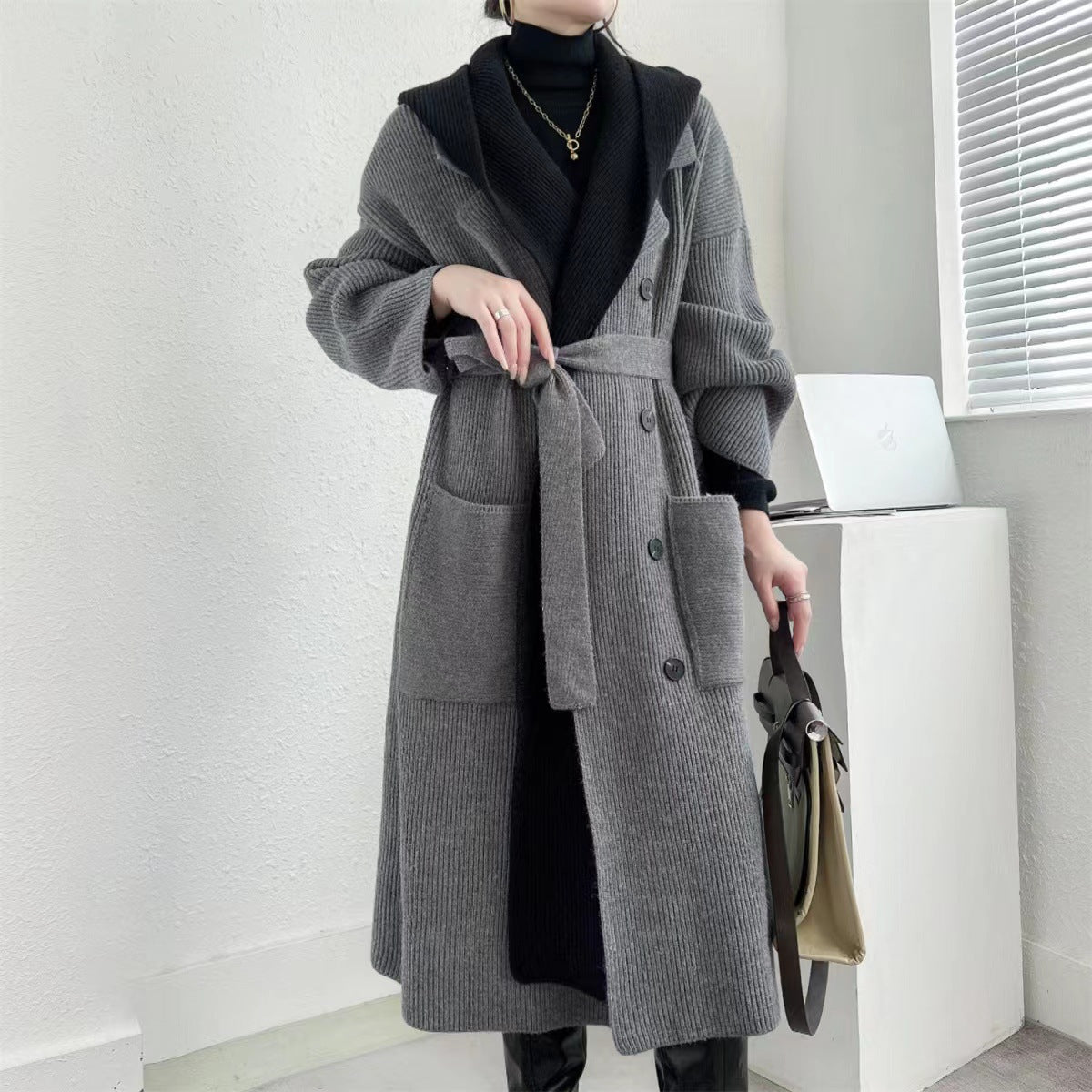 Dames élégante manteau long avec ceinture et manches contrastées Chic und Stil