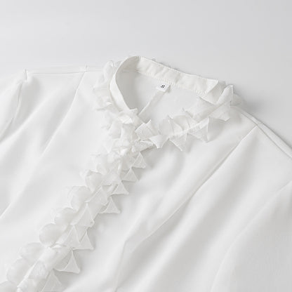 Blouse femme avec un détail froufrou excitant et une coupe élégante Chic und Stil