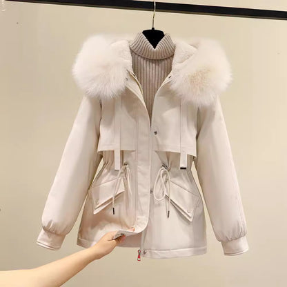 Dames d'hiver avec fermeture éclair fonctionnelle et col en fausse fourrure amovible Chic und Stil