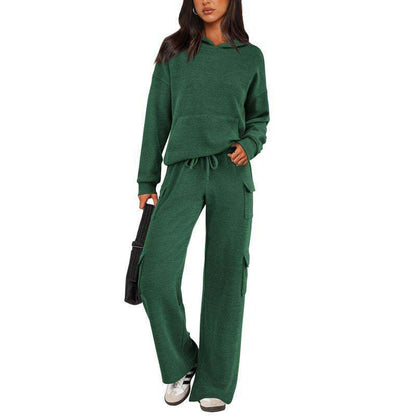Casual fleece hoodie set for women and chic cargo pants