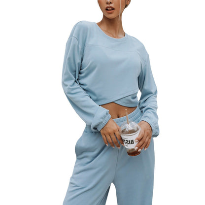 Stylish and comfortable lounge set for women with cropped top and wide pants Chic and Style