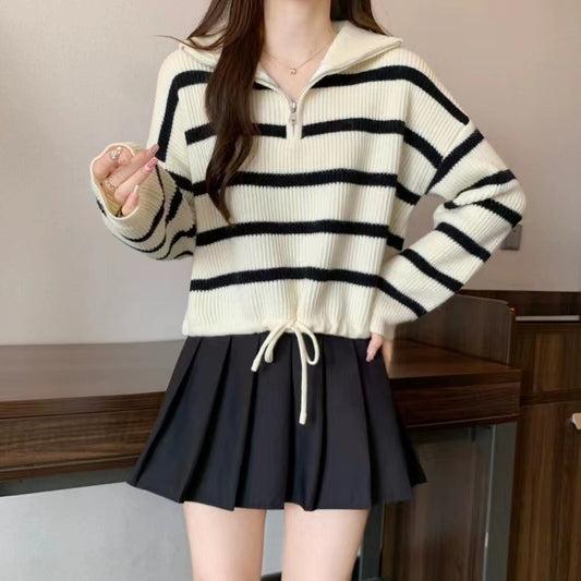 Pull cropped pour femmes avec col montant et ourlet tressé Chic und Stil