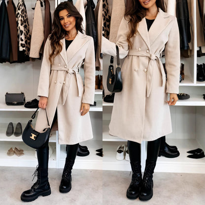 Women's trench coat with double-breasted buttons and a beautiful belt at the waist Chic und Stil