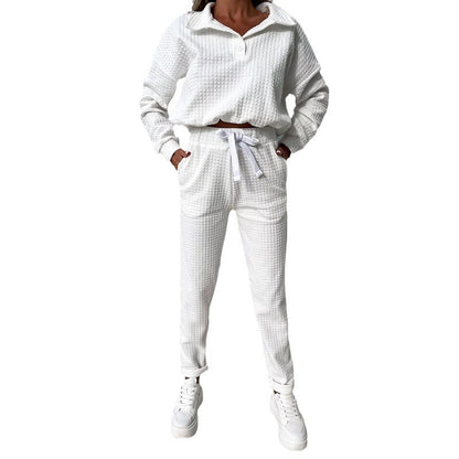 Casual set for women with crop top and loose pants Chic und Stil