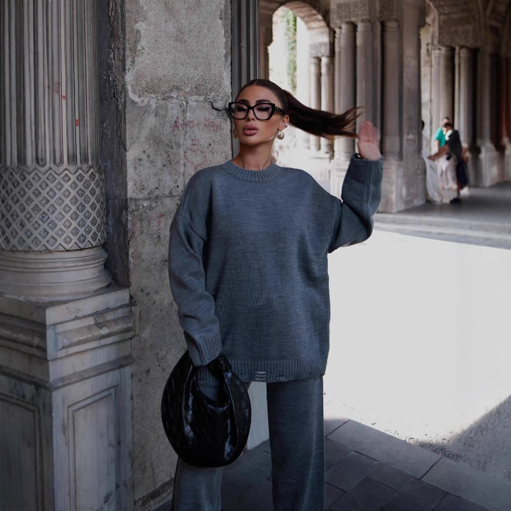 Luxurious knit set for women with oversized sweater and comfortable pants Chic and Style