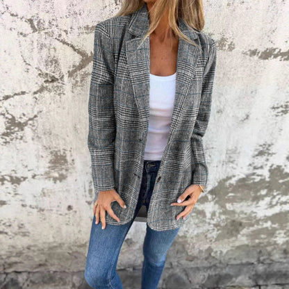 Blazer carré pour dames avec coupe classique et détails élégants Chic und Stil