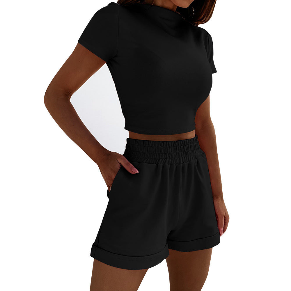 Ensemble de crop-top sportif et de shorts courts pour femmes Chic und Stil