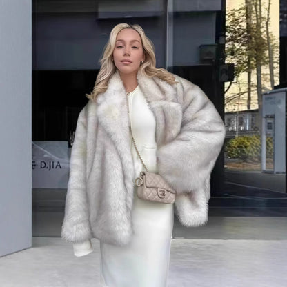 Dames Élégante Veste en Fourrure Synthétique avec des Accents Scintillants Chic und Stil