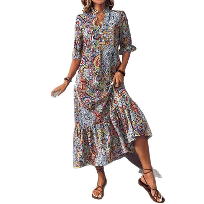 Robe maxi femme avec motif Paisley coloré et volant à la mode Chic und Stil
