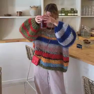 Pull en tricot confortable pour femmes avec des manches évasées et un motif rayé coloré Chic und Stil