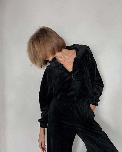 Ladies Sports Velvet Hoodie and Chic Jogging Pants
