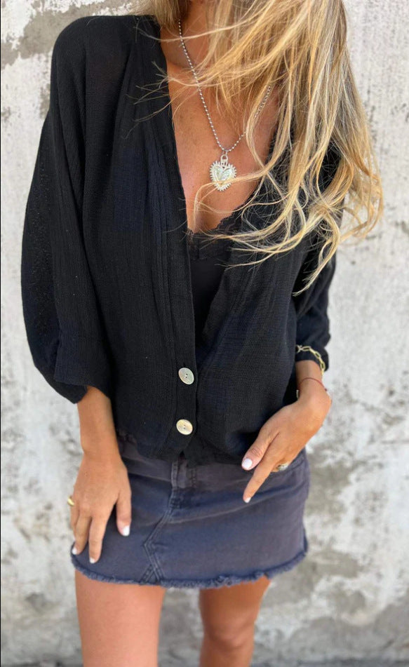 Blouse croisée pour femmes avec fermeture à bouton et tissu léger Chic und Stil
