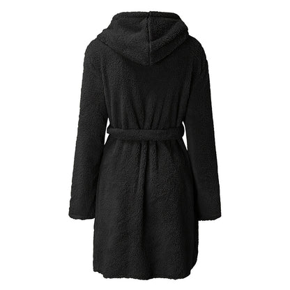 Robe de bain en polaire douillette pour femmes avec capuche et poches pratiques Chic und Stil