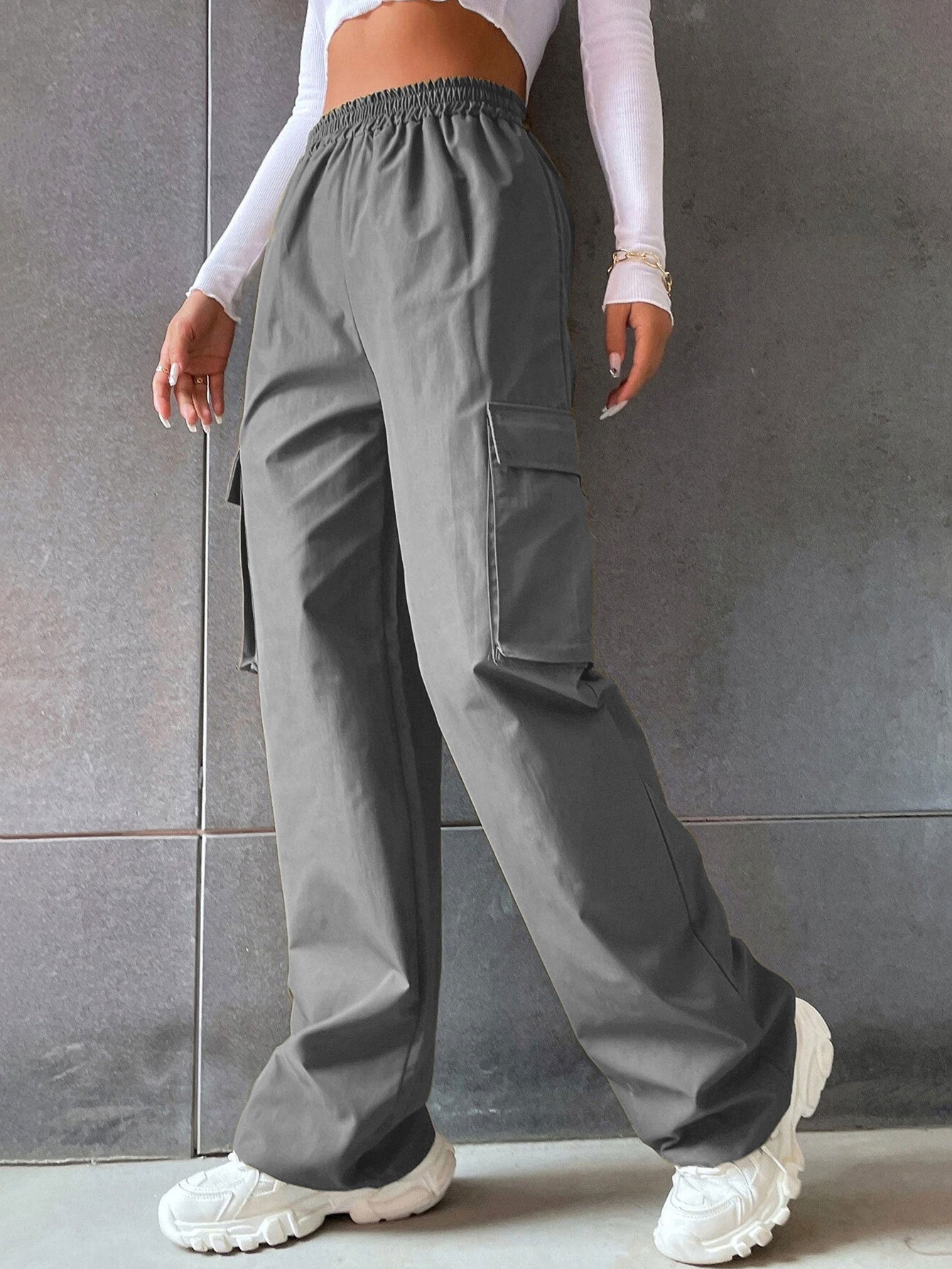 Cargo pants for women with side pockets and elastic waistband Chic and Style