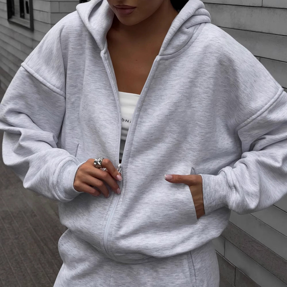 Oversized hooded jacket for women and comfortable jogger pants Chic und Stil