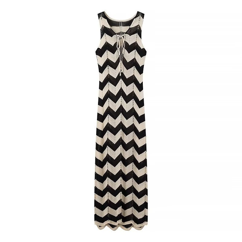 Robe maxi pour dames avec un élégant motif en zigzag et un laçage raffiné Chic und Stil