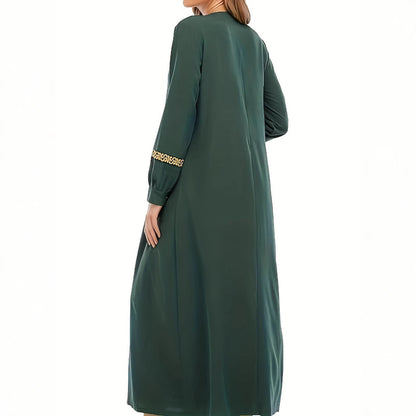 Robe kaftan pour femmes avec des accents dorés élégants et des manches longues Chic und Stil