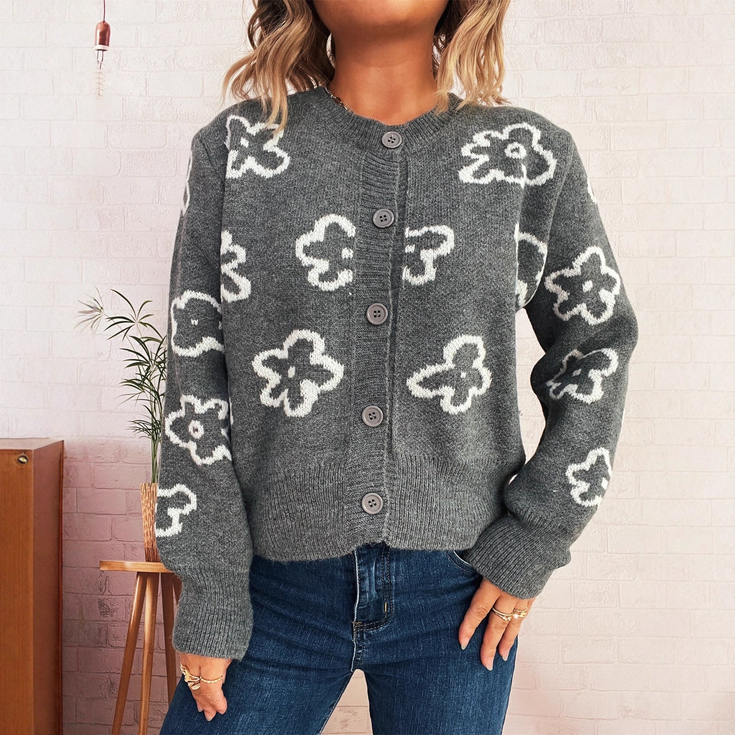 Dames cardigan avec motif floral et fermeture à boutons Chic und Stil