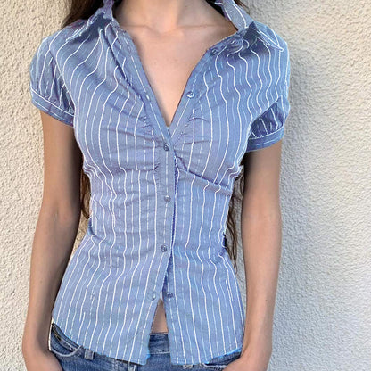 Blouse courte à manches courtes ajustée pour dames avec motif à rayures Chic und Stil