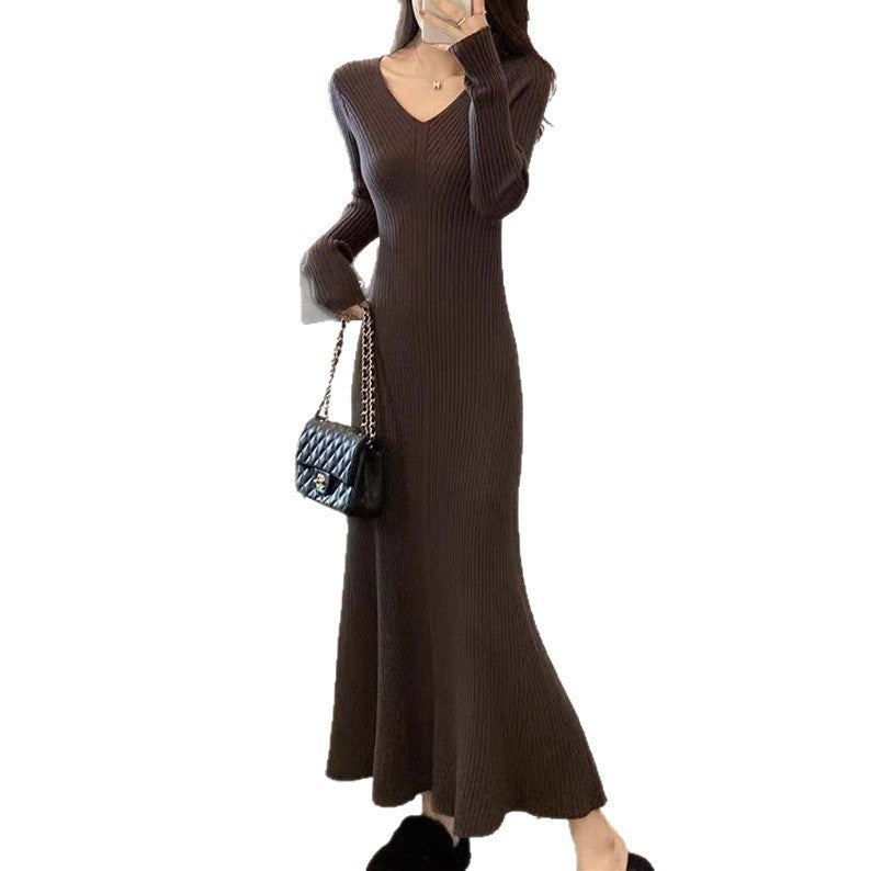 Robe maxi tricot femme avec décolleté en V et fine structure côtelée Chic und Stil
