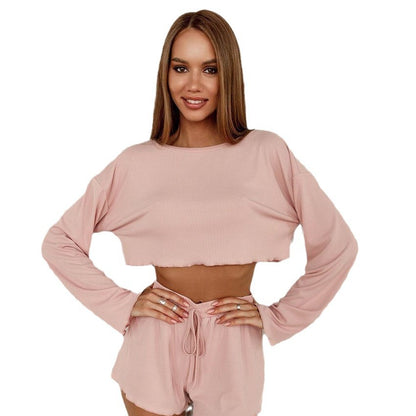 Ensemble lounge décontracté et moderne pour femmes avec haut court et shorts Chic und Stil